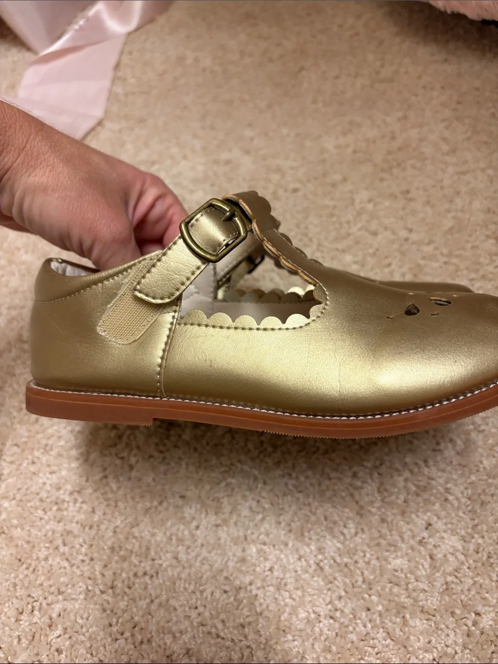 Metallic Gold Mary Jane Dress Shoes for Girls - Classic Buckle Style